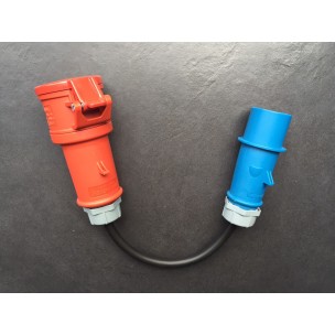Adapter CEE 16A Blauw Male naar CEE 16A Rood Female
